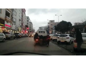 Çocukların Trafikte Ölümle Oyunu Kamerada