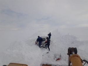 Karda Mahsur Kalan 10 Araç 6 Saatte Kurtarıldı