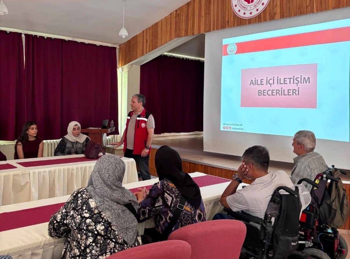 kirklareli-nde-ailelere-yonelik-aile-yasam-becerileri-semineri-duzenlendi