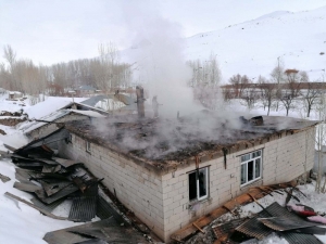 İtfaiye Ekiplerinin Zorlu Kış Mesaisi