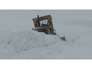 Bingöl’de Tipi 20 Köy Yolunu Kapattı