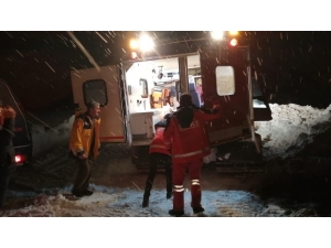 Ekipler 9 Yaşındaki Bünyamin İçin Seferber Oldu, Karlı Yolları Aştı