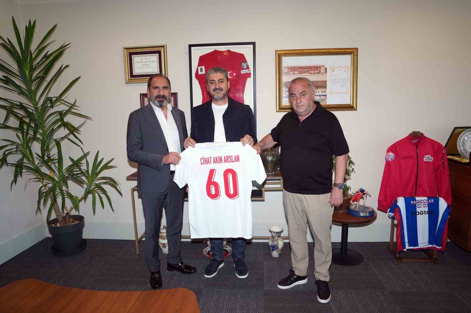 erbaaspor-baskani-cihan-akin-arslan-dan-mecnun-otyakmaz-a-ziyaret