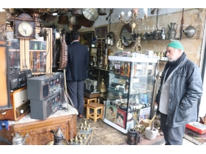 Antika Eşyalar Tarihe Işık Tutuyor