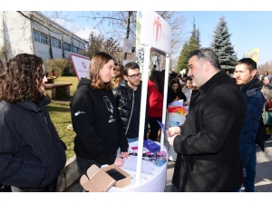 Rektör Çomaklı Öğrenci Kulüpleri Tanıtım Stantlarını Ziyaret Etti