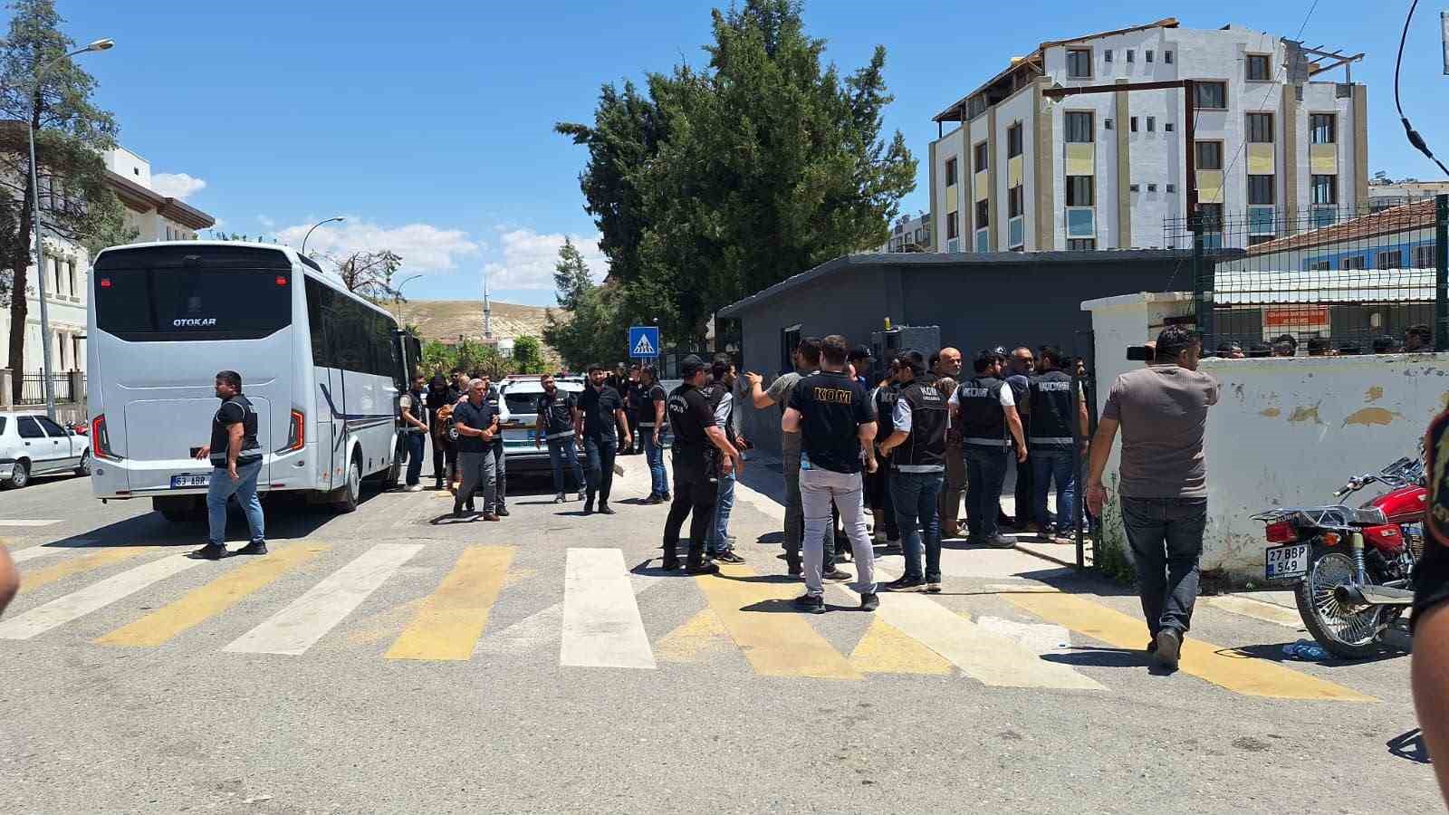 sanliurfa-merkezli-suc-orgutu-operasyonunda-16-tutuklama