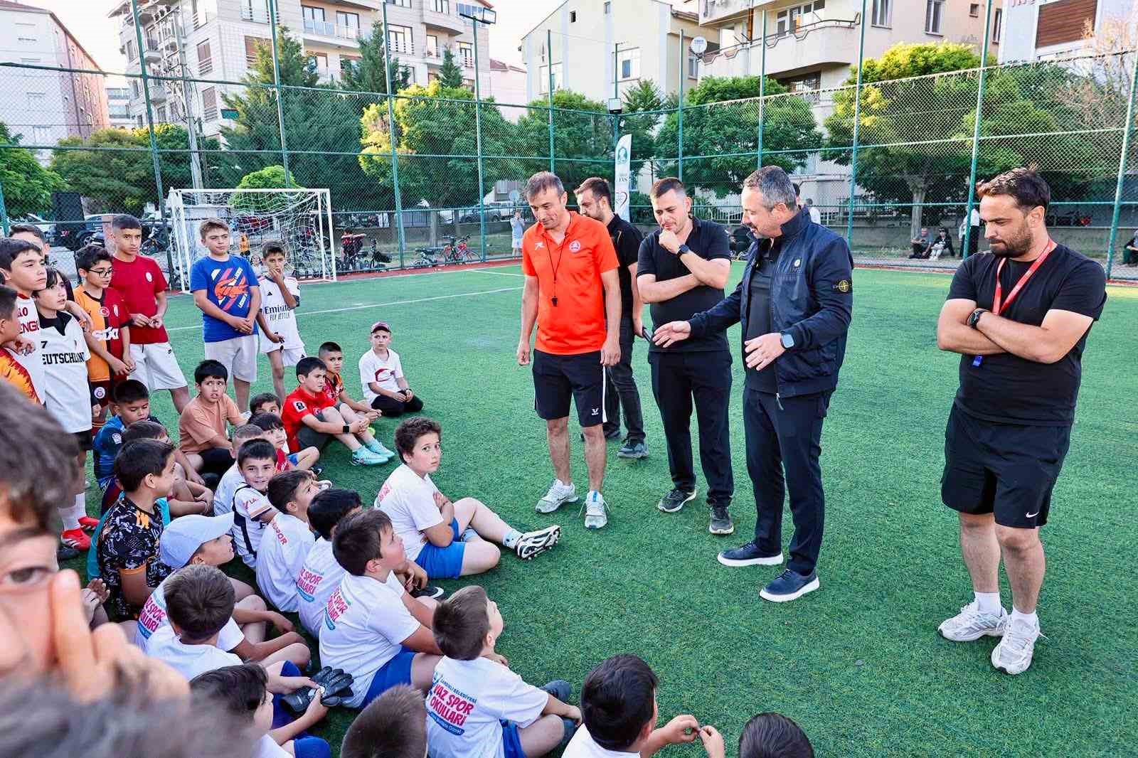 sandikli-da-sokak-futbol-turnuvasi-nin-8-incisi-basladi