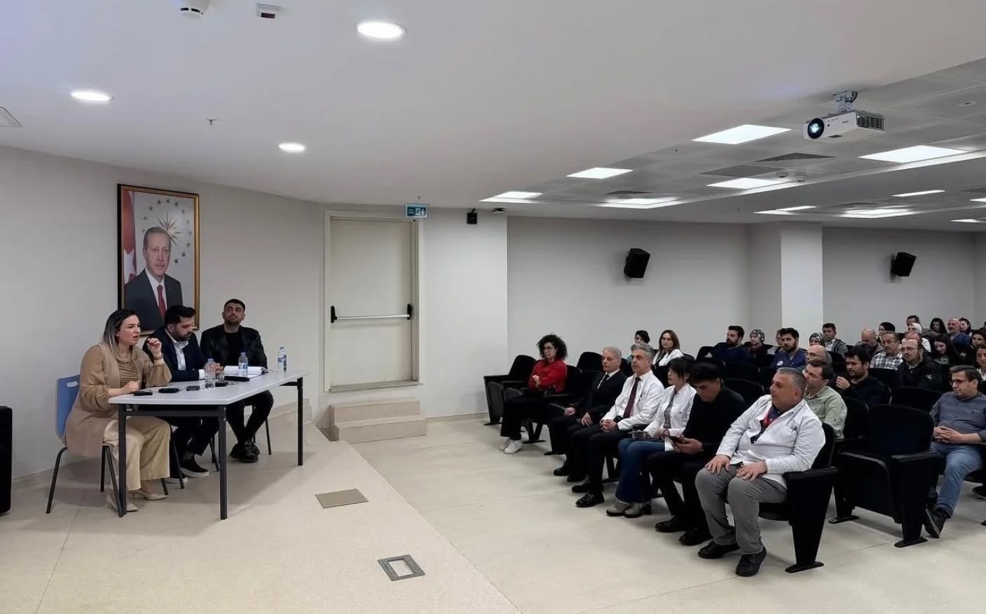 erzincan-da-saglik-personeline-mesleki-sorumluluk-kurulu-egitimi-verildi