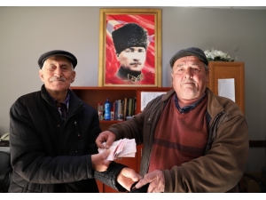 Yaşlı Adamdan ’İnsanlık Ölmemiş’ Dedirten Davranış