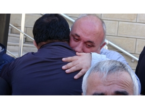 Servis Minibüsünün Altında Kalarak Hayatını Kaybeden Küçük Çocuk Son Yolculuğuna Uğurlandı