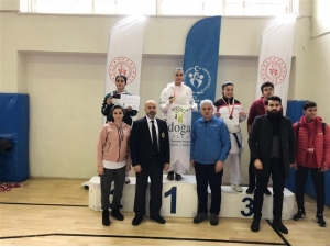 Karatede Malatyalı Sporcuların Başarısı