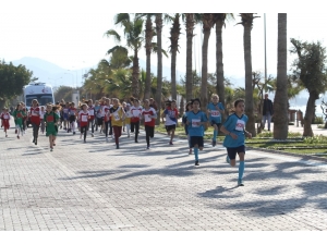 Alanya’da Okullararası Kros Yarışı