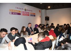 Telefonu Bırakıp Kitap Okuyana Okudukları Kitap Hediye