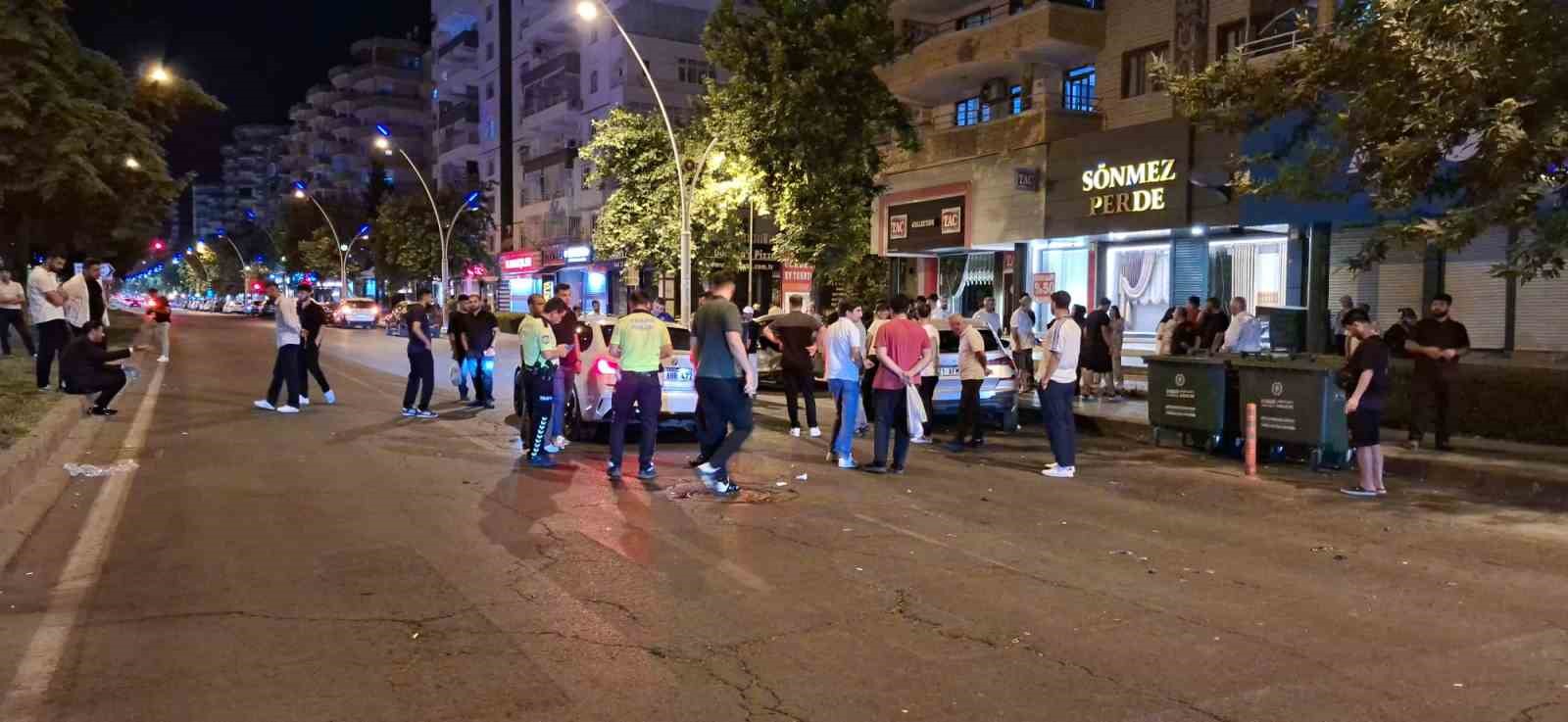 diyarbakir-da-iki-otomobil-carpisti-5-yarali