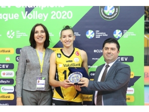 Vakıfbank Üst Üste 11. Kez Çeyrek Finalde