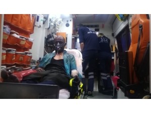 İzmir’de 11 Katlı Binada Korkutan Yangın: 10 Kişi Dumandan Etkilendi