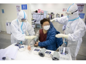 Çin’de Salgından Ölenlerin Sayısı 2 Bini Geçti