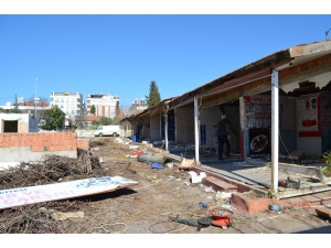 Didim’de Modern Balıkçılar Çarşısı İçin Yıkıma Başlandı