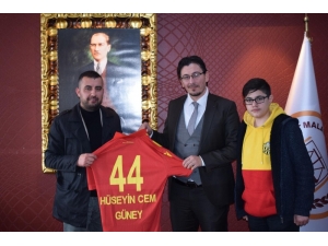 Taraftarlar Derneği Baro Başkanı Han’ı Da Onursal Üye Yaptı