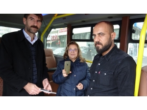 Minibüs Şoförü, Minibüste Unutulan Telefonu Sahibine Teslim Etti