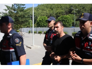 Eşini 25 Yerinden Bıçaklayıp ’Kendimi Savundum’ Dedi