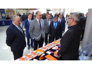 Silifke’de ’Kariyer, Eğitim Ve Mesleki Tanıtım Fuarı’ Düzenlendi