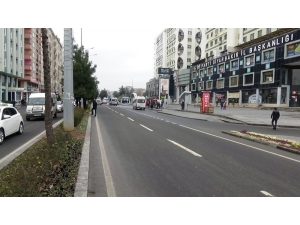 Diyarbakır’da Korkunç Kaza: Başı Aracın Ön Camına Çarptı, Ardından Takla Atarak Arka Camından İçeri Girdi