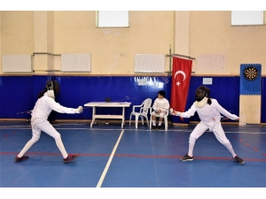 Osmaniye’de Eskrim Birincileri Belli Oldu