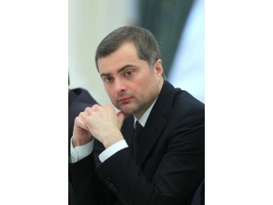 Putin, Ukrayna Ve Kafkasya Danışmanı Surkov’u Görevden Aldı