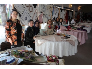 Bin Kursiyerin Yaptığı El Emeği Ürünler Görücüye Çıktı