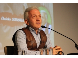 Prof. Dr. Ebubekir Sofuoğlu Gençlere Konferans Verdi