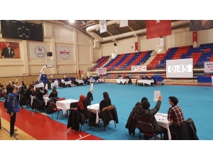 Liseli Öğrenciler Bilgilerini Yarıştırdı