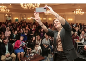 Cündübeyoğlu Nilüferli Kadın Hayranlarıyla Buluştu