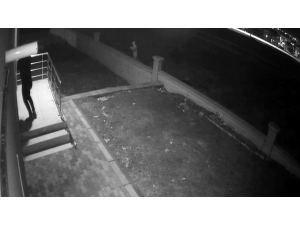 Kentin Ortasında Pompalı Tüfekle Dehşet Kamerada