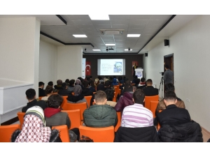 Gençlere Motivasyon Semineri Verildi
