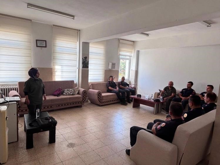 bilecik-te-jandarma-personeline-av-koruma-ve-biyokacakcilik-egitimi