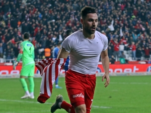 Sinan Gümüş’ten Antalyaspor’a Büyük Katkı