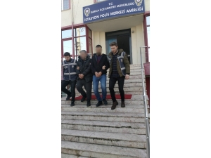 Atm Dolandırıcıları Suçüstü Yakalandı