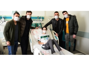 Bursasporlu Futbolculardan Anlamlı Ziyaret