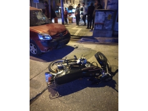 Samandağ’da Otomobil İle Motosiklet Çarpıştı: 2 Yaralı