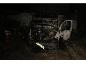 Alacak Verecek Meselesi Yüzünden Kardeşinin Arabasını Kundakladı