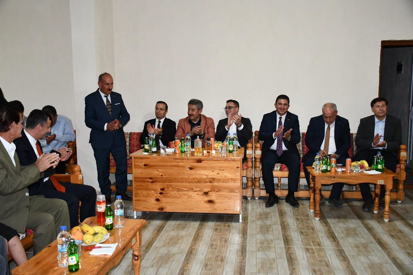 milletvekili-tatar-cizre-de-vatandaslarin-taleplerini-dinledi
