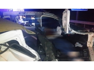 Kırıkkale’de Feci Kaza, Hafif Ticari Araç Tıra Çarptı: 1 Ölü, 1 Yaralı