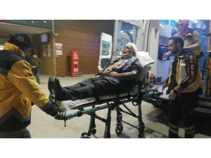 Otomobil Dönen Tıra Çarptı: 2 Yaralı