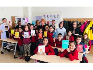Kigder’in ‘Kitap Bağışı’ İle Çocuklar, Geleceğe Kapı Araladı