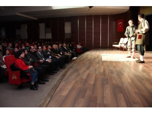 Moliere’in Cimrisi İnegöllüleri Kahkahaya Boğdu