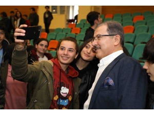 Başkan Deniz Köken, Gençlerle Buluştu