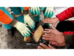 Temizlik İşçilerinin Soğukla Mücadelesi