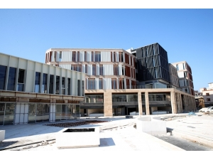 Karalar Başlattı, Akay Tamamlıyor