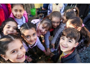 Buca’da Minikler Toprakla Buluştu, Bitkileri Koklayarak Tanıdı